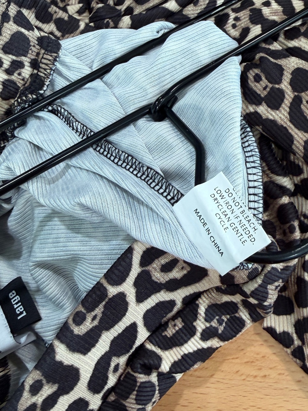 Wknd Chasers My Reputation Leopard Pants Wide Leg Size Large - Picture 10 of 10